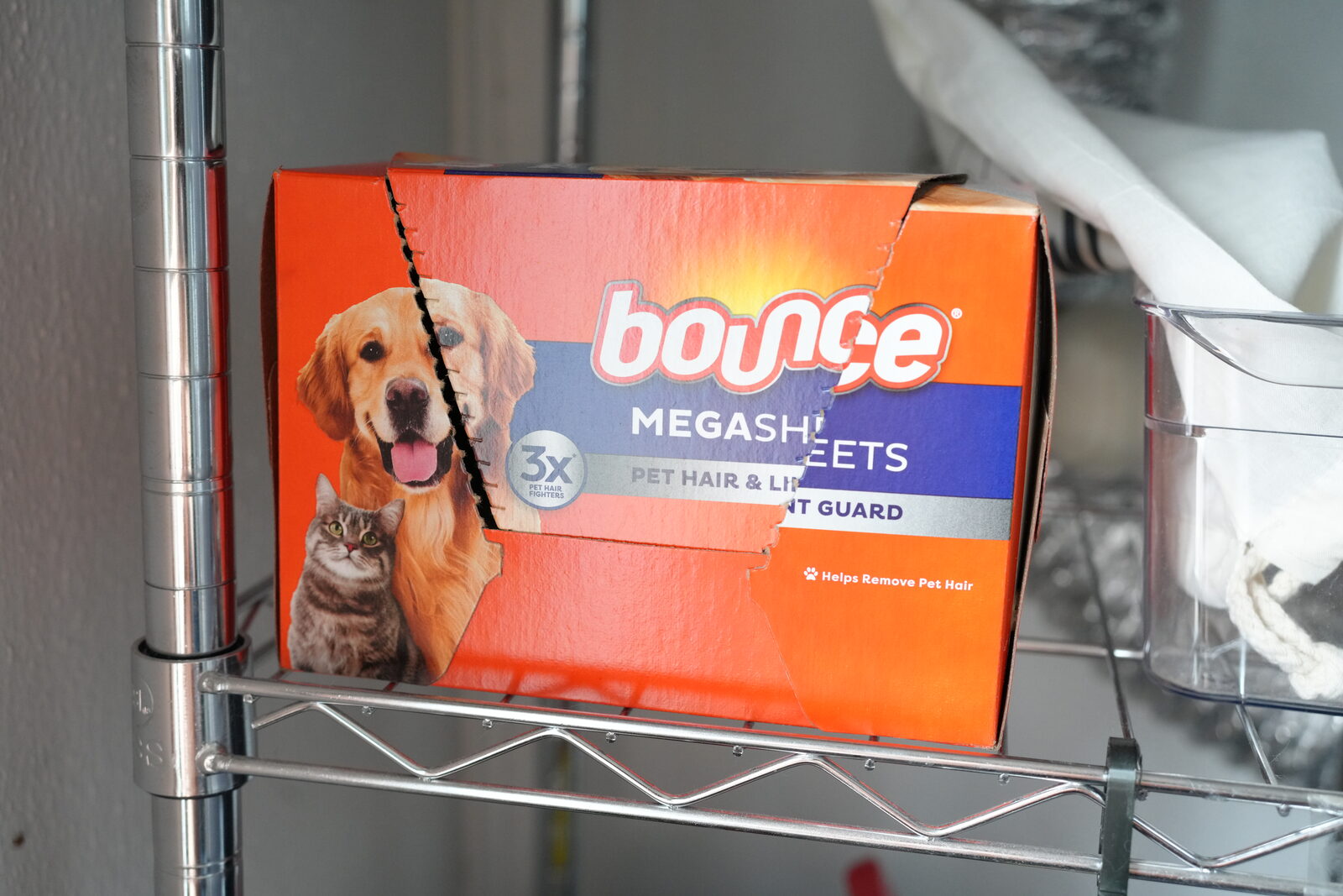 Bounce Pet Hair Mega Sheets oversized dryer sheets box